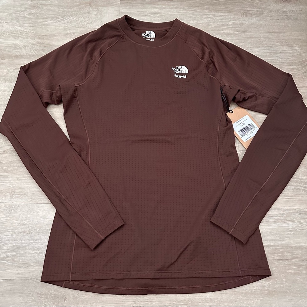 THE NORTH FACE X SKIMS DOTKNIT LONG SLEEVE TOP in cocoa